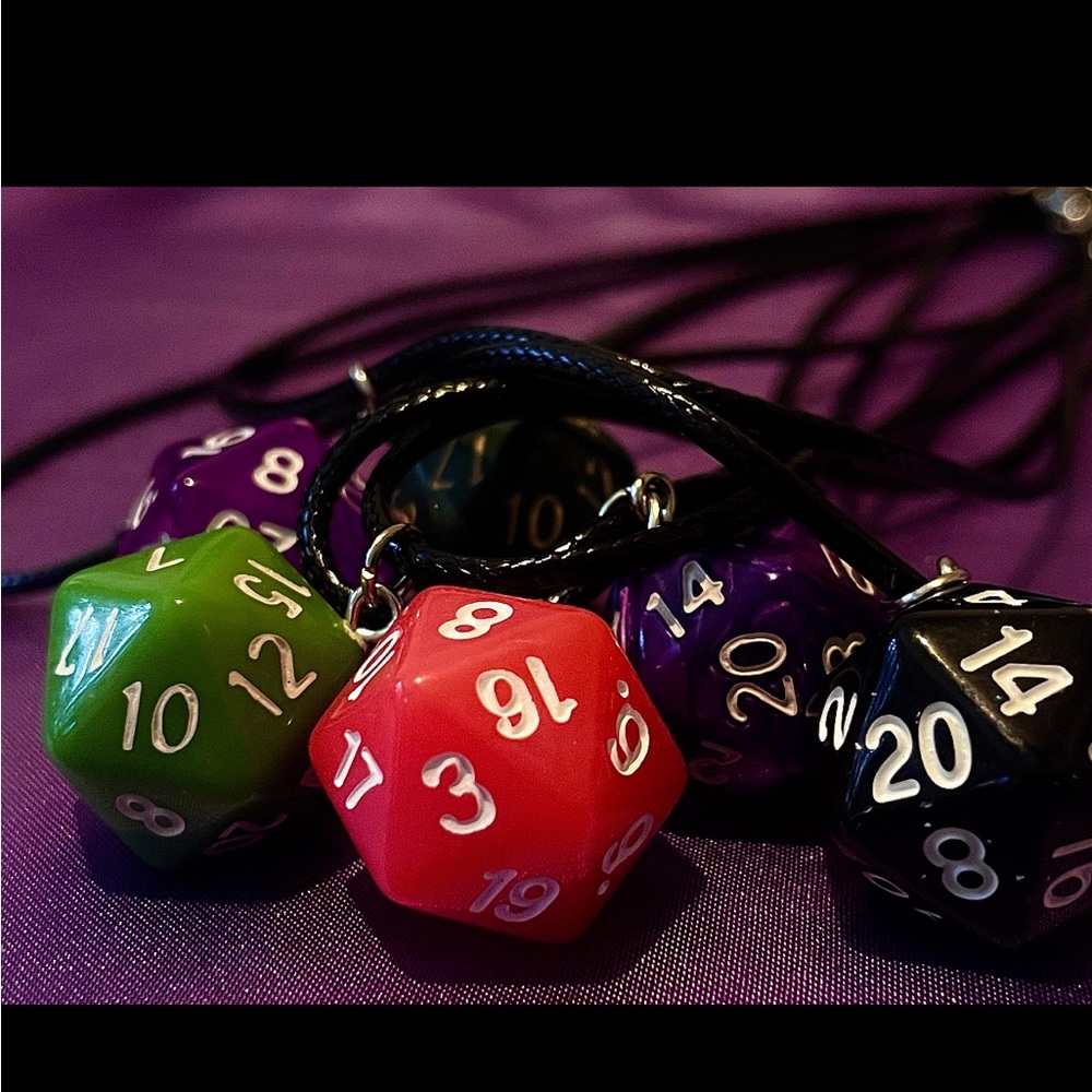 🎲 Necklace D20 DND D&D Dice Random Color Mystery Surprise Gift Unisex Nerd Geek